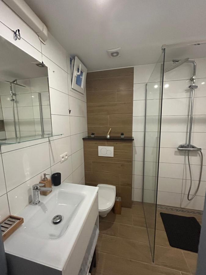 בריסל Elegance & Comfort Brand New Apartment Near To Atomium מראה חיצוני תמונה